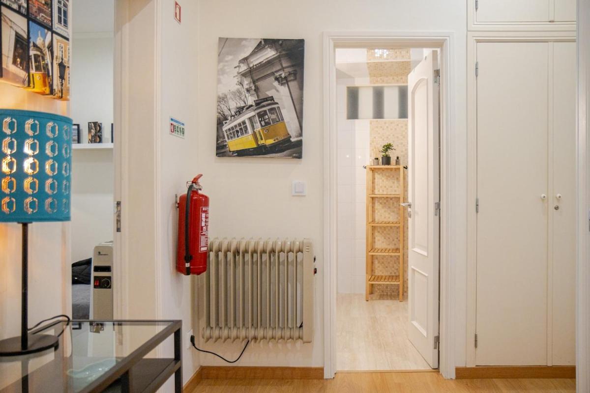 Apartamento 27 A Graca Cozy With Balcony And Free Parking