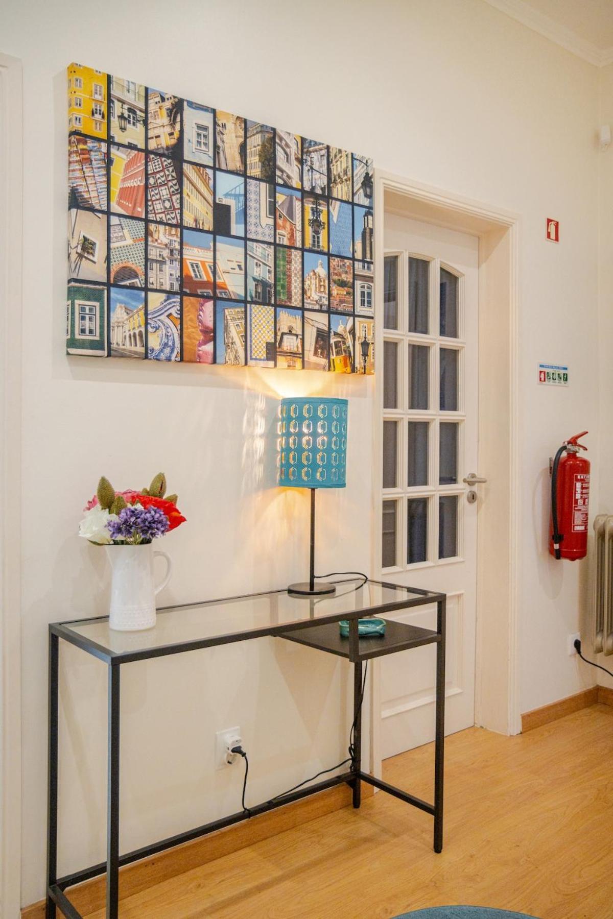 Apartamento 27 A Graca Cozy With Balcony And Free Parking