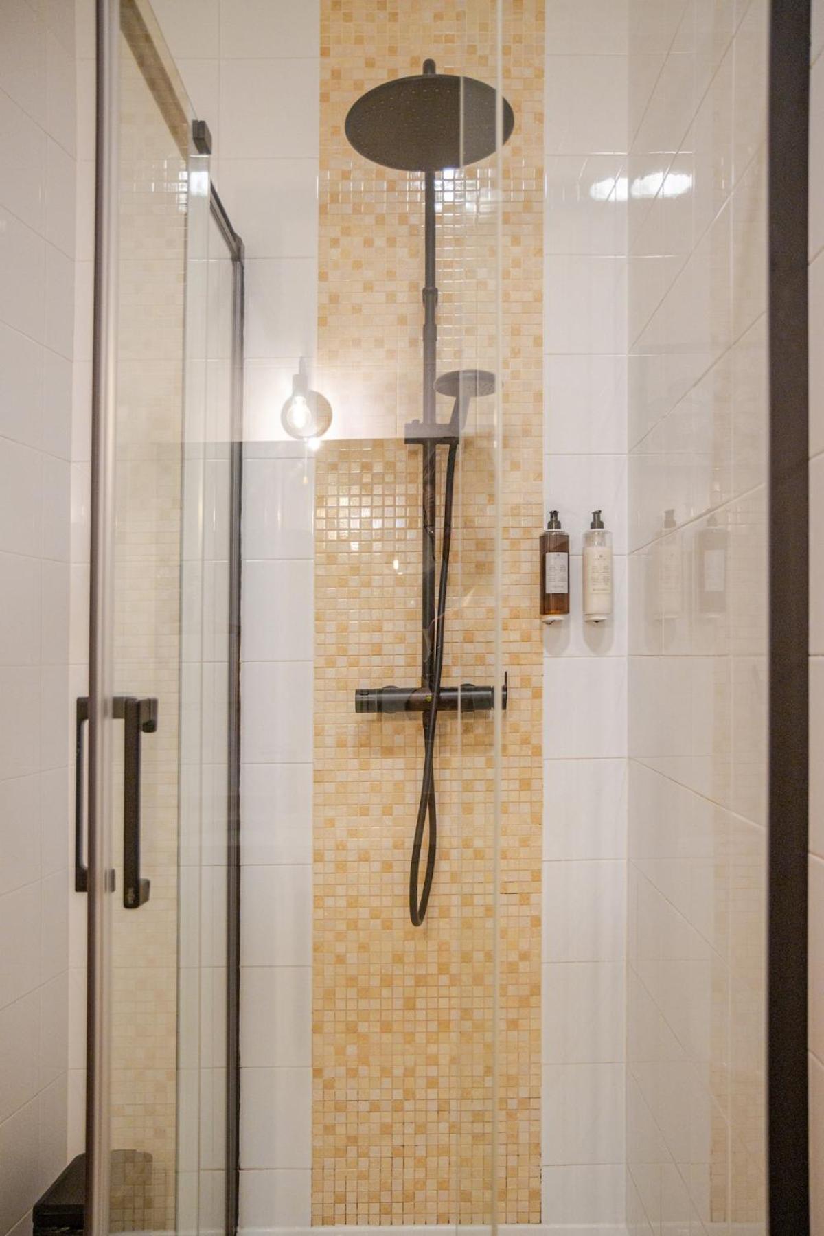 Apartamento 27 A Graca Cozy With Balcony And Free Parking *