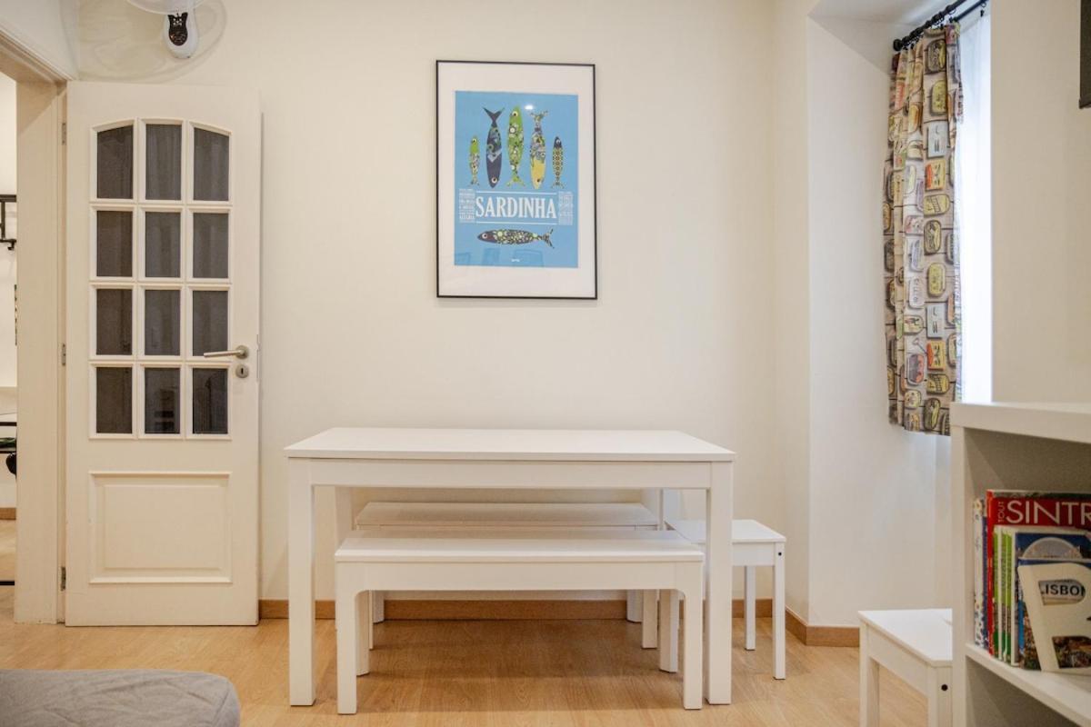 Apartamento 27 A Graca Cozy With Balcony And Free Parking